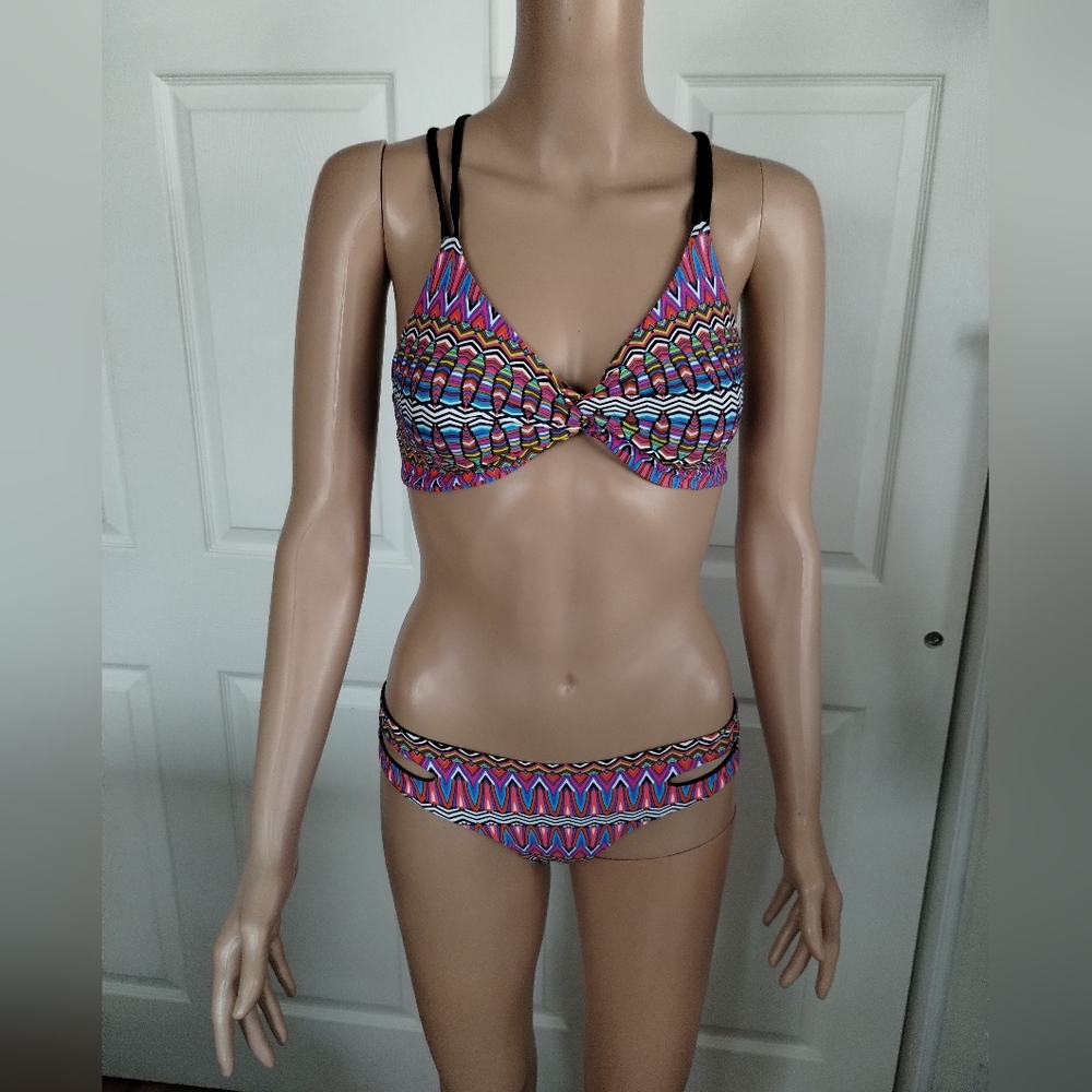 L Space Colorful Patterned Bikini Set - Picture 4 of 9
